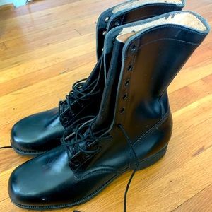 Vintage 1972 USMC Genesco Combat Boots - Like New!